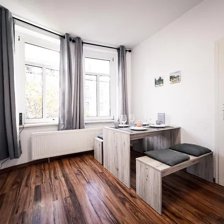 Mit 2 Schlafzimmern & Esszimmer - Schnelles Internet Und Nah Zu Porsche, Dhl & Flughafen * Lipcse